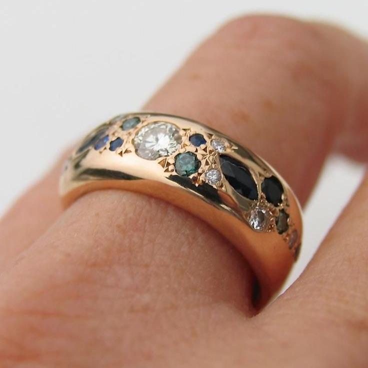 Vintage Inlaid Blue & White Crystals Gold Ring