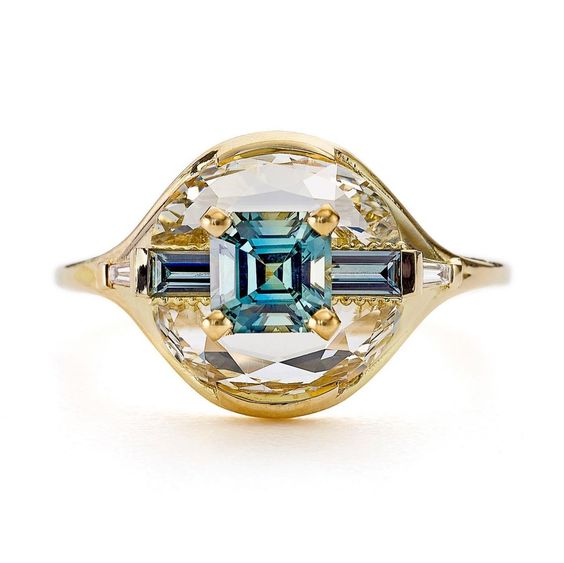 Vintage Blue Zirconia Eye Gold Ring