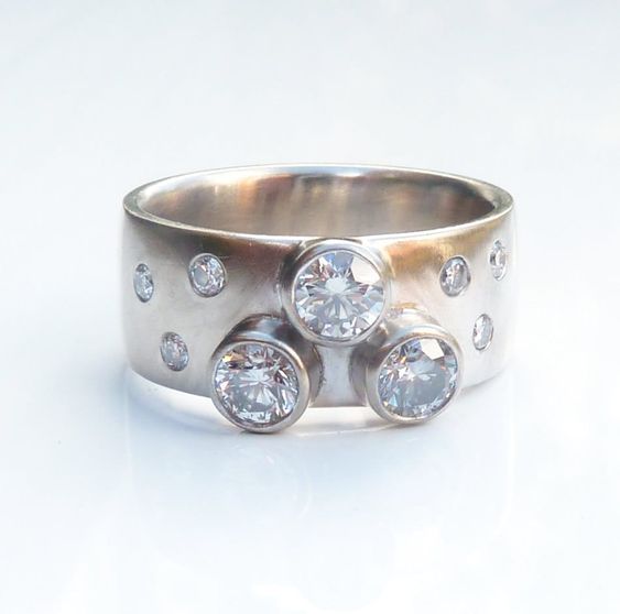 Vintage Zirconia Silver Ring