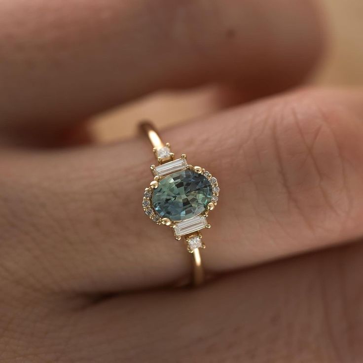 Elegant 14K Gold Rounded Crystal Ring