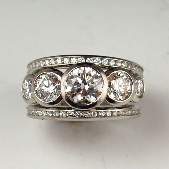 Vintage Zirconia Silvered Ring