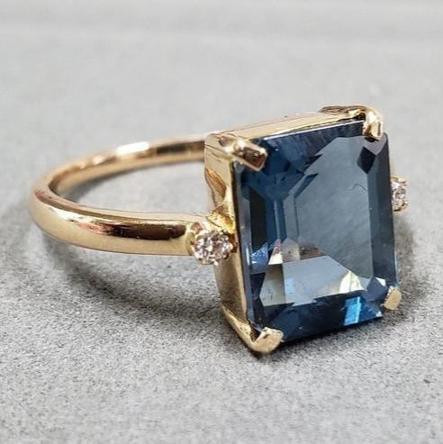 Vintage Cubic Blue Glass Ring