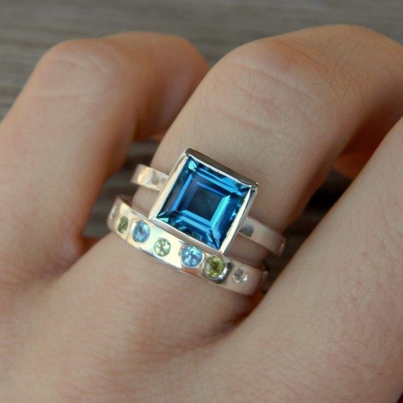 Vintage Blue Cubic Inlaid Zirconia Ring