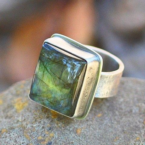 Vintage Natural Green Stone Cubic Ring