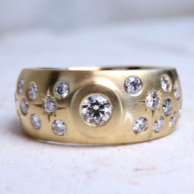 Vintage Inlaid Starlight Zirconia Gold Ring