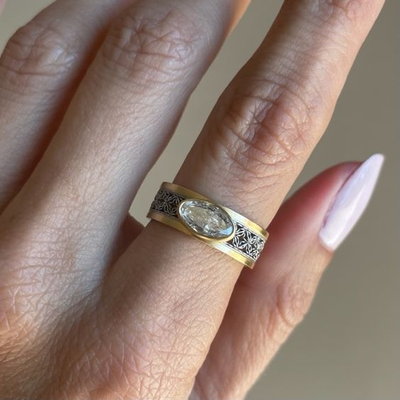 Vintage Sky Gold Band Ring