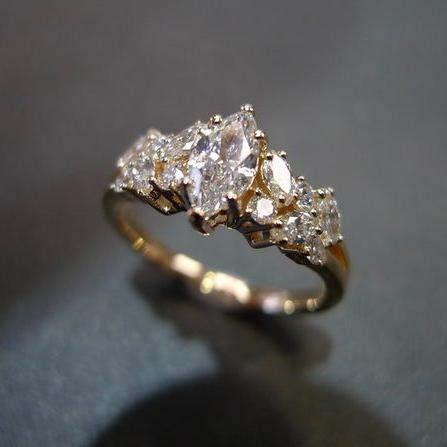 Vintage Elegant Crystal Crown Ring