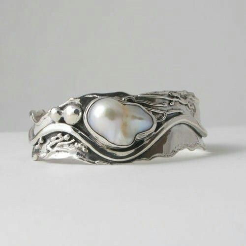 Vintage White Stone SIlver Wavy Ring