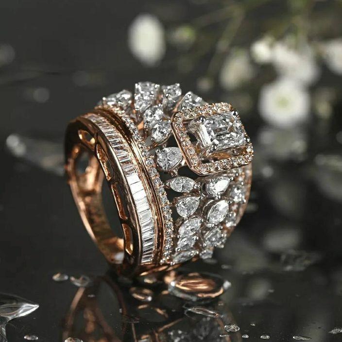 Vintage Luxury Sparkling Ring