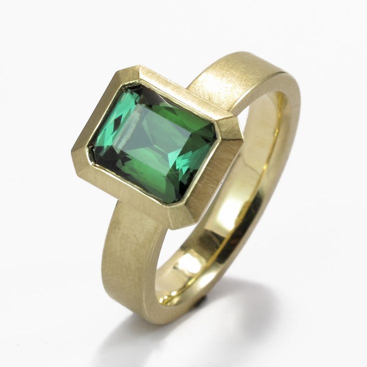 Vintage Green Crystal Gold Ring