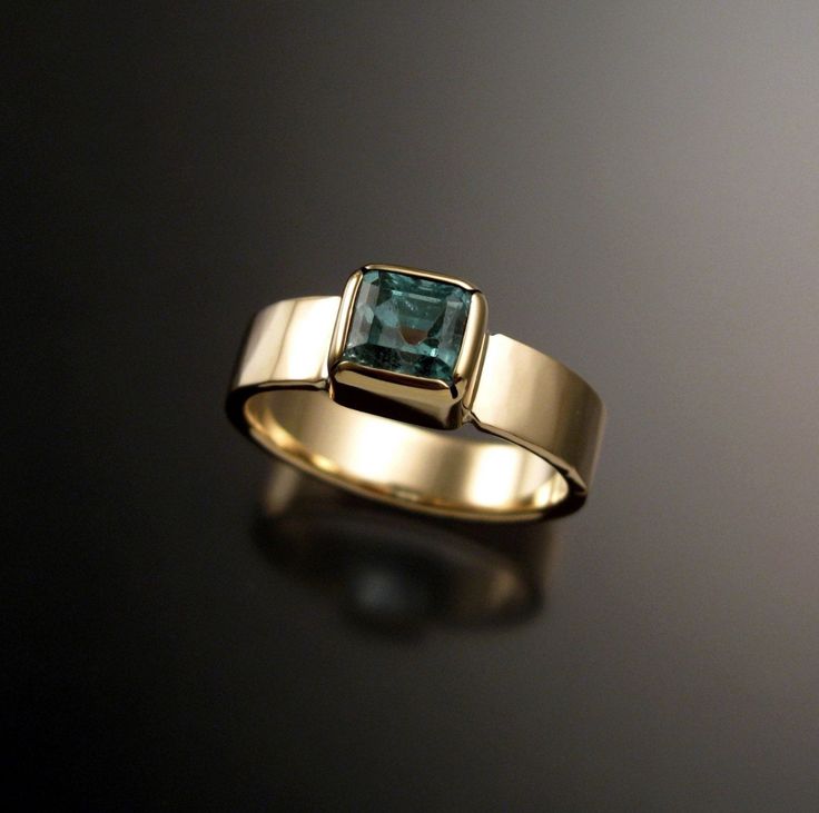 Vintage Gold & Green Zirconia Ring