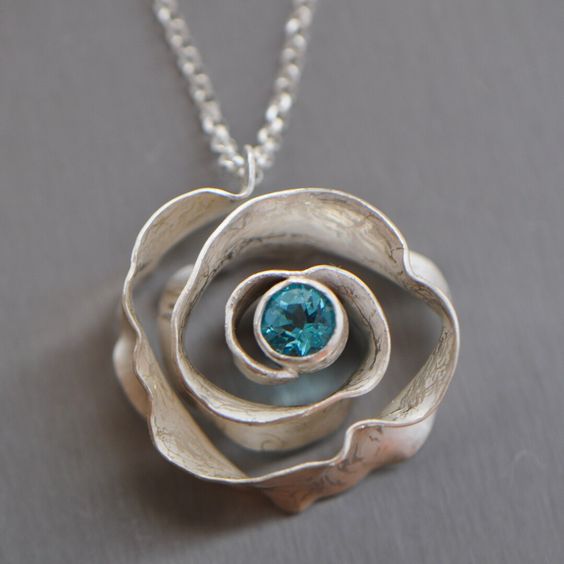 Vintage Blue Crystal Flower Silver Necklace