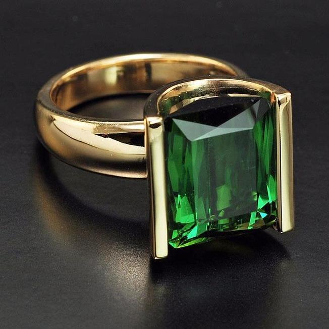 Vintage Green Glass Gold Ring