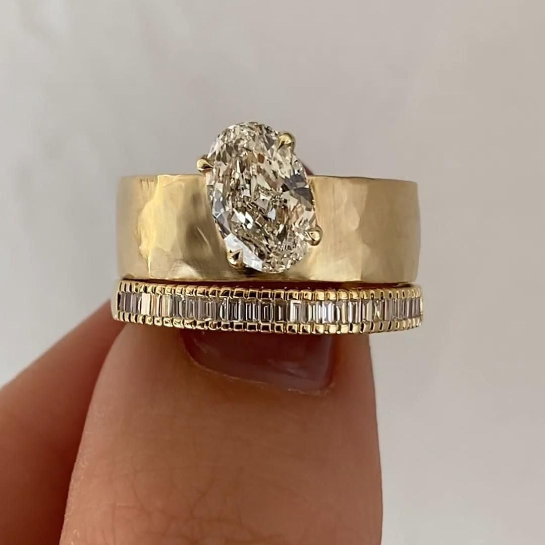 Inlaid Oval Crystal Gold Ring Set