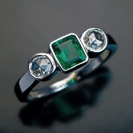 Vintage Green Zirconia Silver Ring