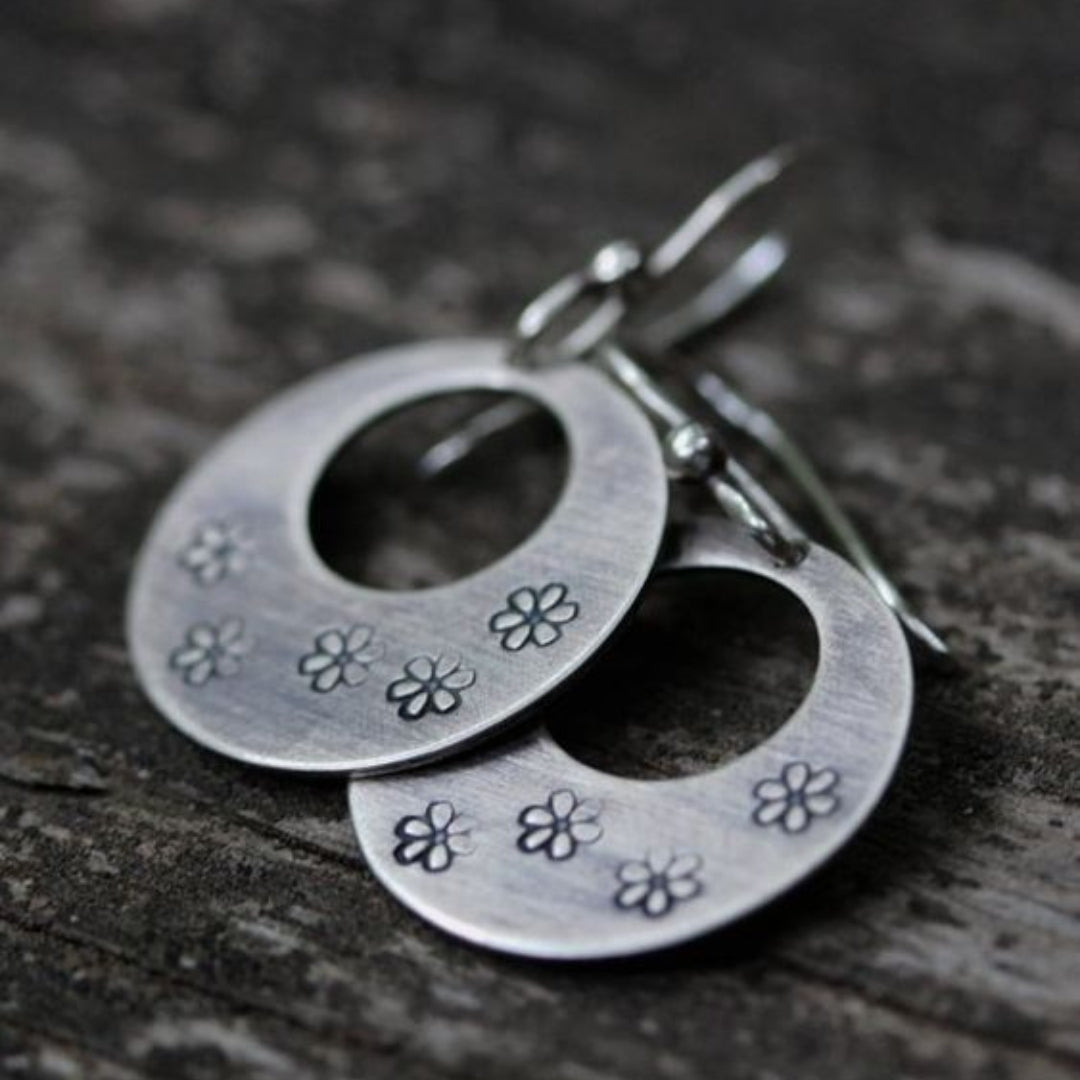 Vintage Daisy Hollow Rounded Earrings