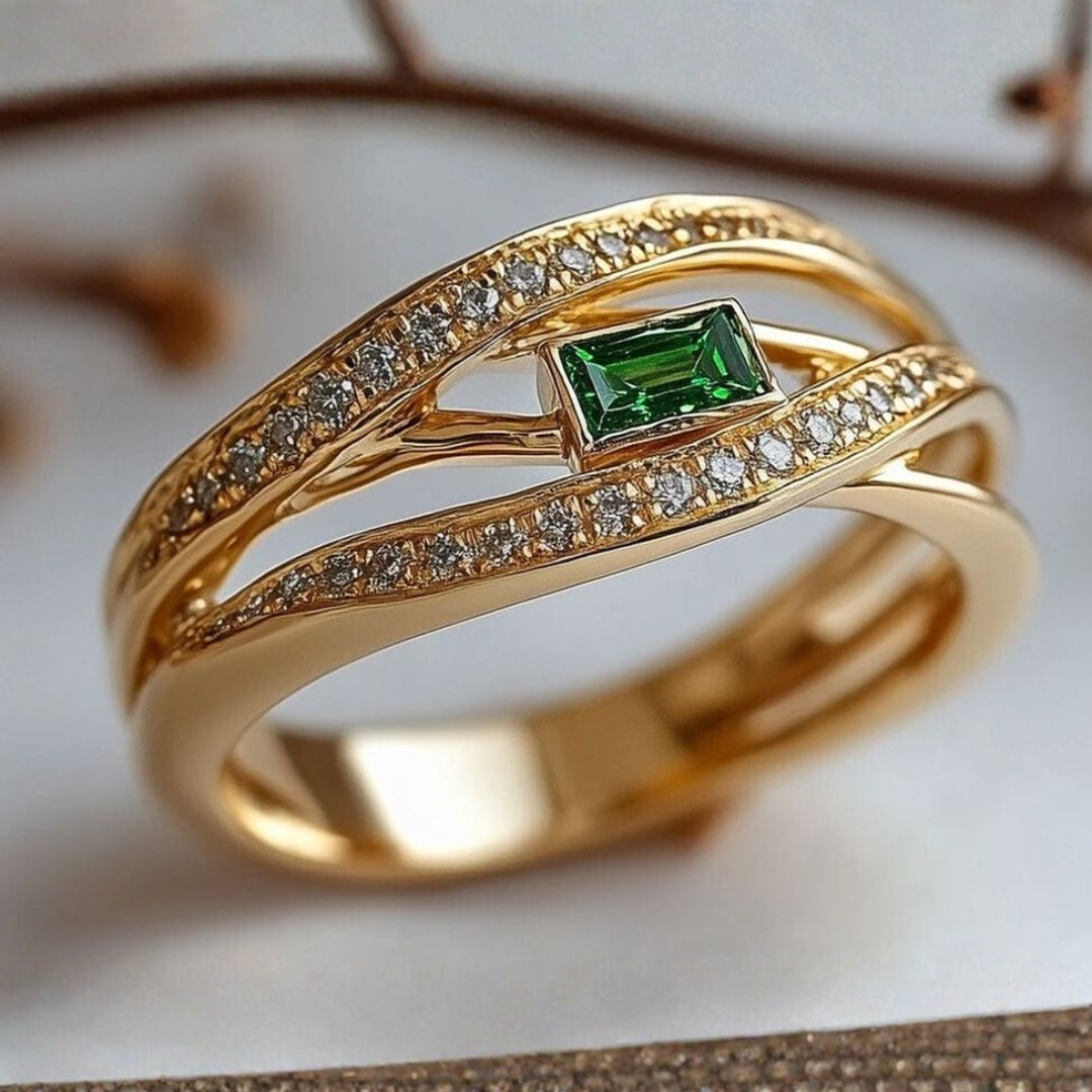 Exotic Layer Emerald Gold Ring
