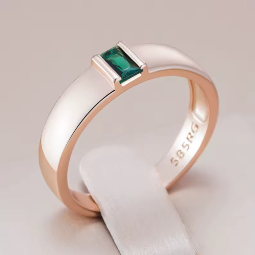 Elegant Green Rectangular Ring