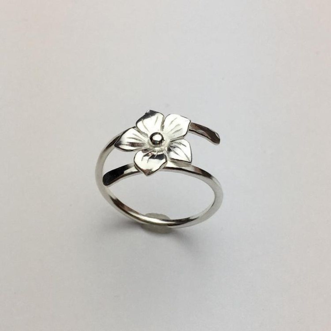 Adjustable Silver Daisy Ring