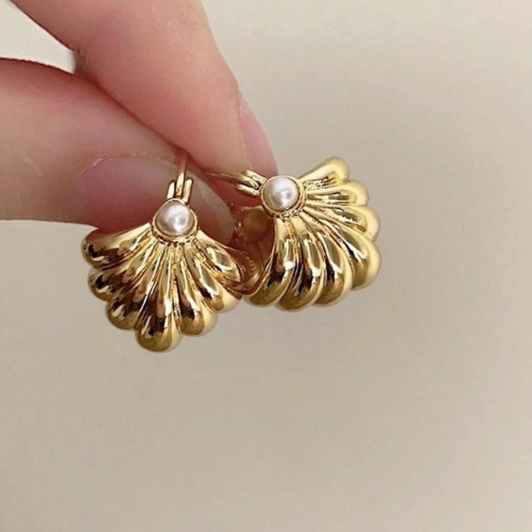 Gold Shell Pearl Earrings