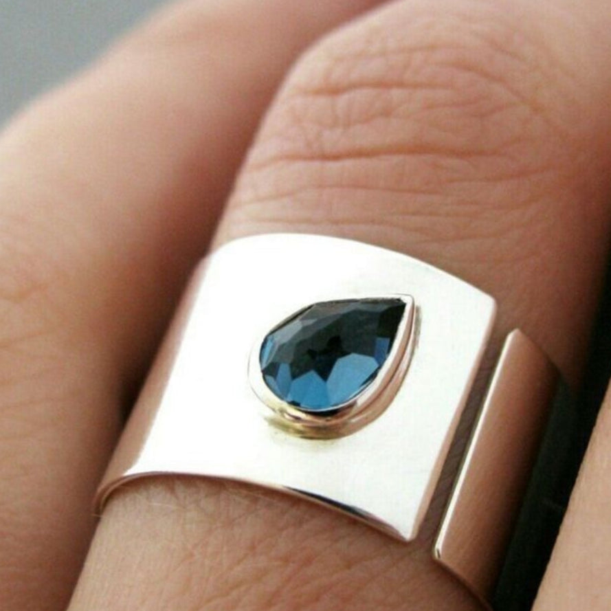 Inlaid Blue Crystal Drop Ring