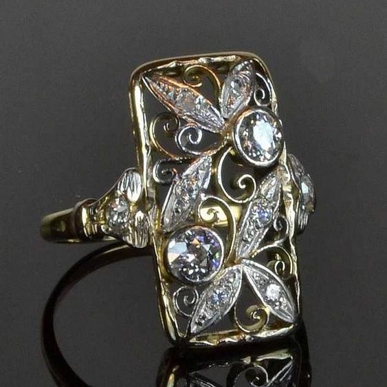 Vintage Rectangular Zirconia Hollow Ring