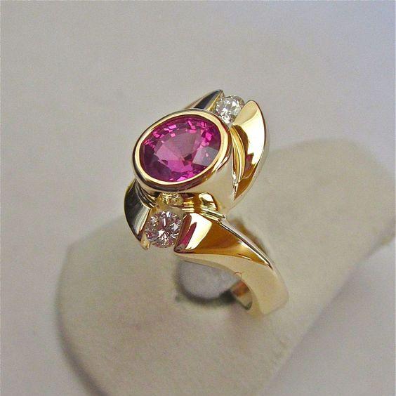 Vintage Garnet Rounded Glass Gold Ring