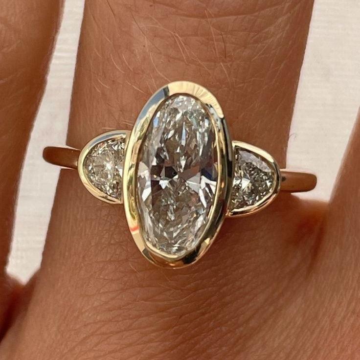 Inlaid White Glass Gold Ring