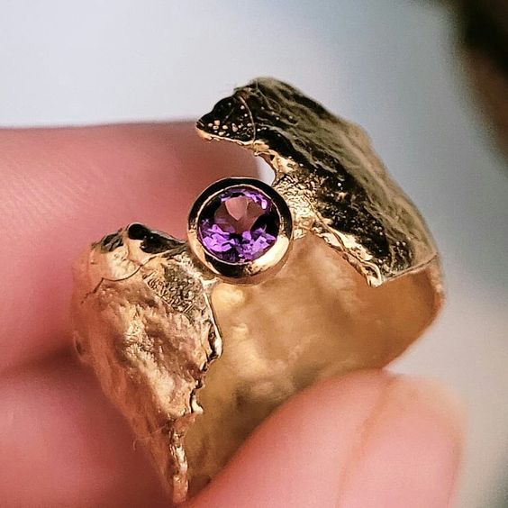 Vntage Purple Zirconia Gold Forged Ring