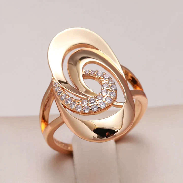 Elegant Spiral Zirconia Ring