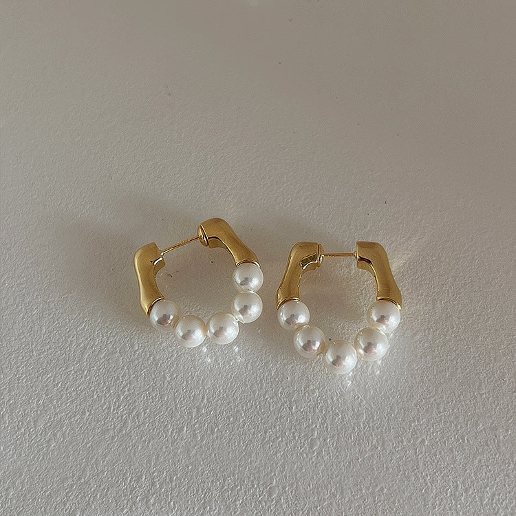 Elegant Pearl & Gold Earrings