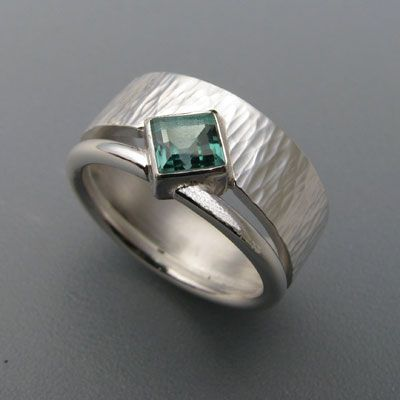 Vintage Green Inlaid Crystal Silver Ring