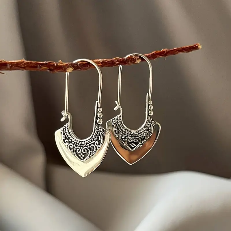 Vintage Dangling Silver Earrings