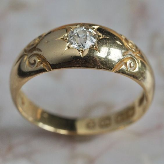 Vintage Gold Star Ring