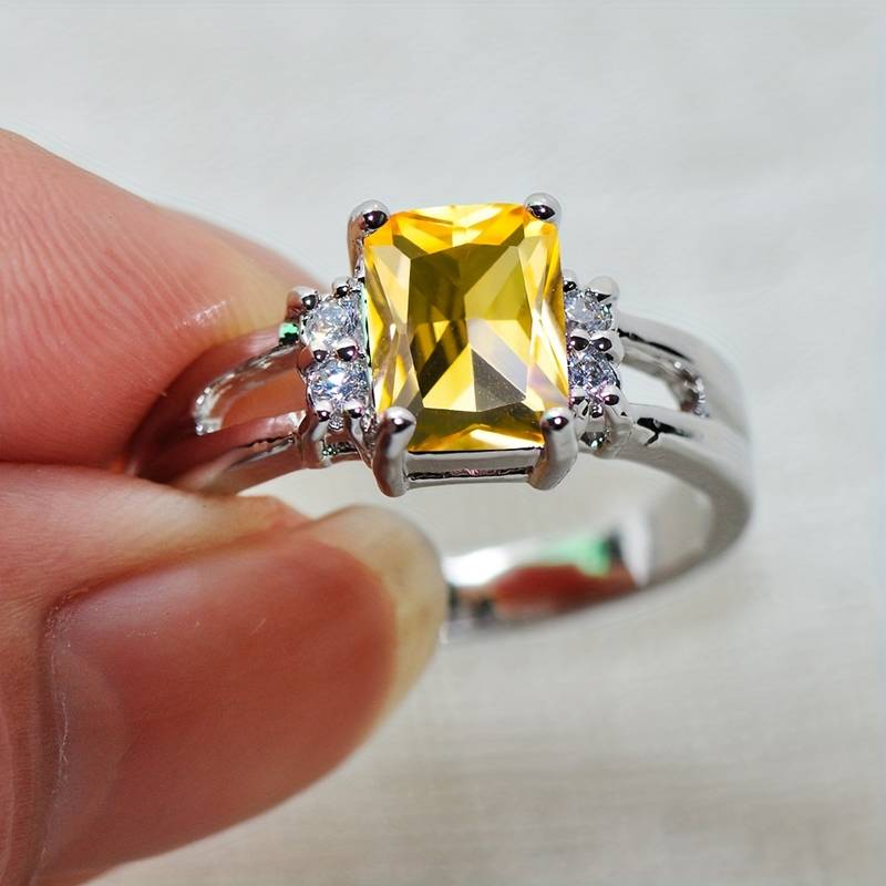 Vintage Yellow Crystal Ring