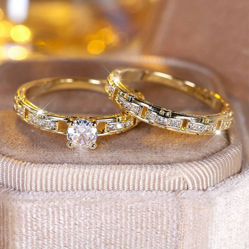 Vintage Sparkling Golden Ring Set