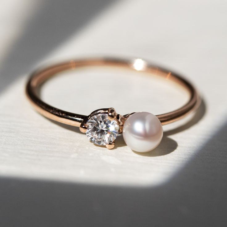 Vintage Gold & Pearl Zirconia Ring