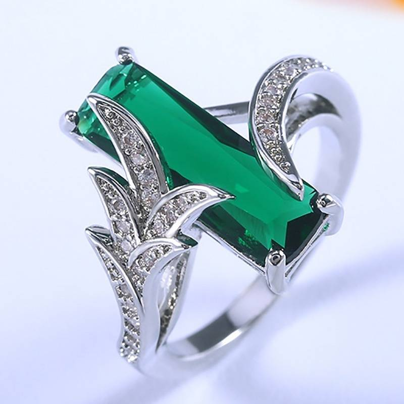 Vintage Rectangular Green Crystal Silver Ring