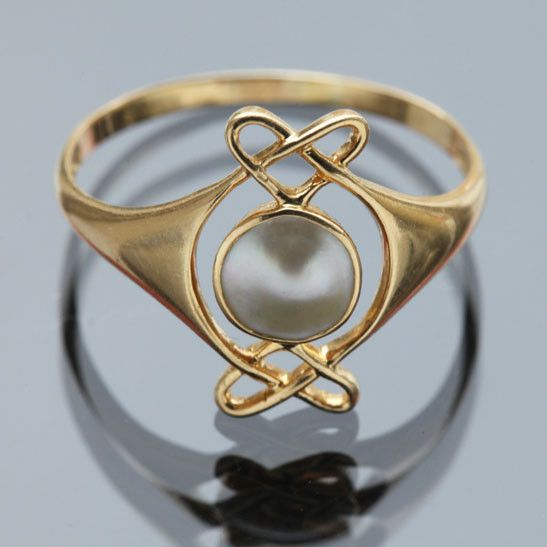 Vintage Pearl & Gold Hearrt Ring