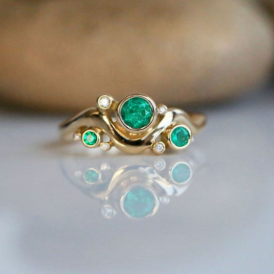 Vintage Inlaid Glass Green Ring