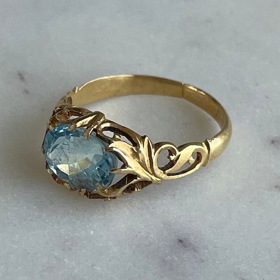 Vintage Blue Stone Golden Ring