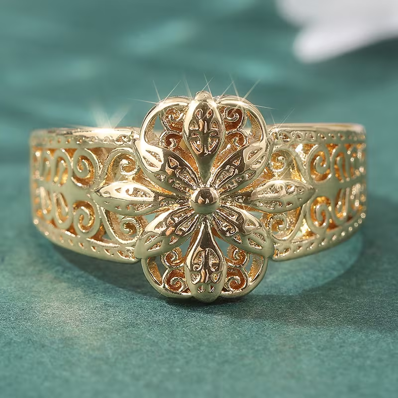 Bright Hollow Flower Gold Ring