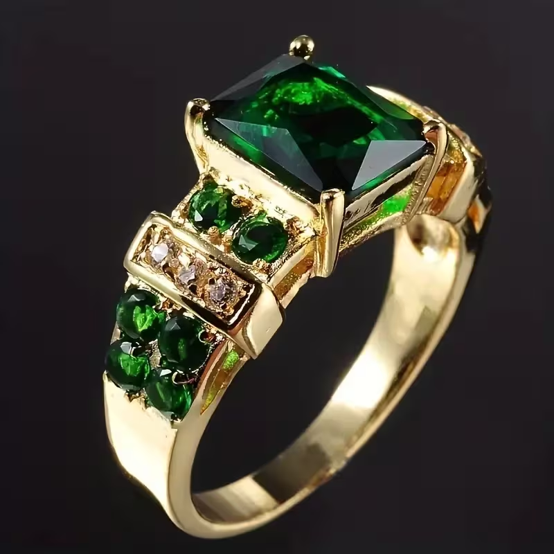 Bright Emerald Gold Ring