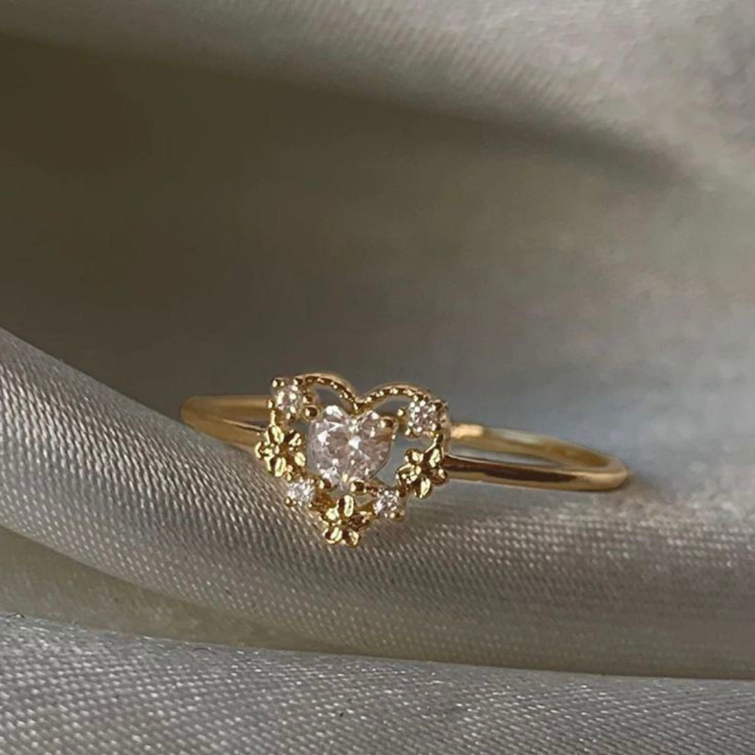Exquisite Heart Zirconia Ring