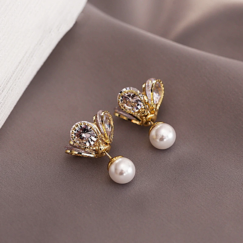 Elegant Bright Flower Pearl Earrings